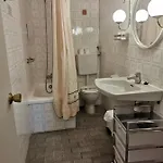 Adsera Hotel 3*