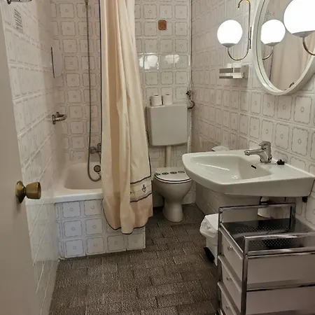 Adsera Hotel 3*
