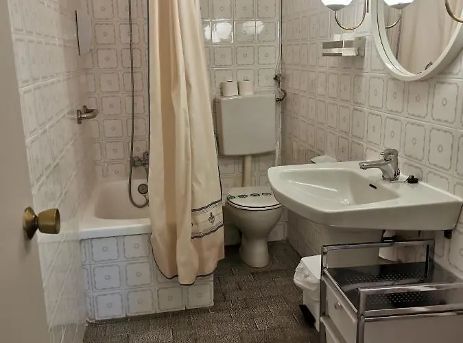 Adsera Hotel 3*