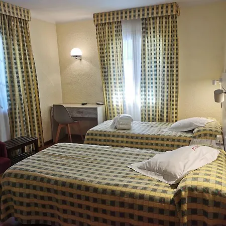 Adsera Hotel 3*