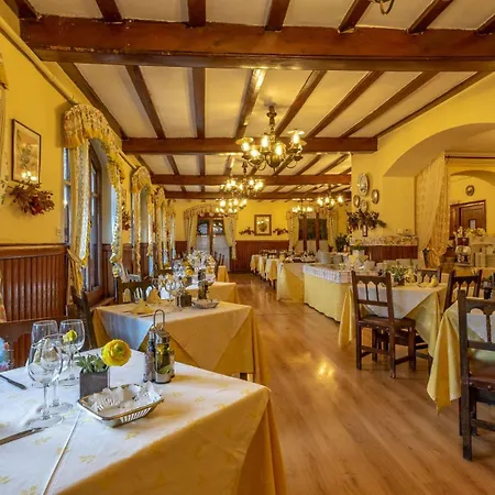 Adsera Hotel 3*
