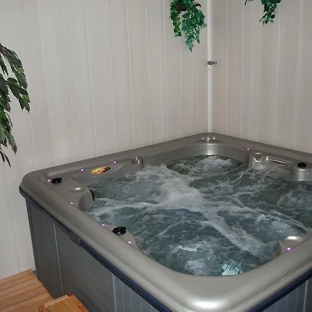 Adsera Hotell