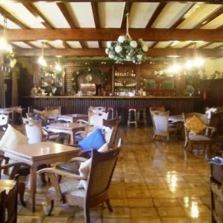 Adsera Hotell 3*